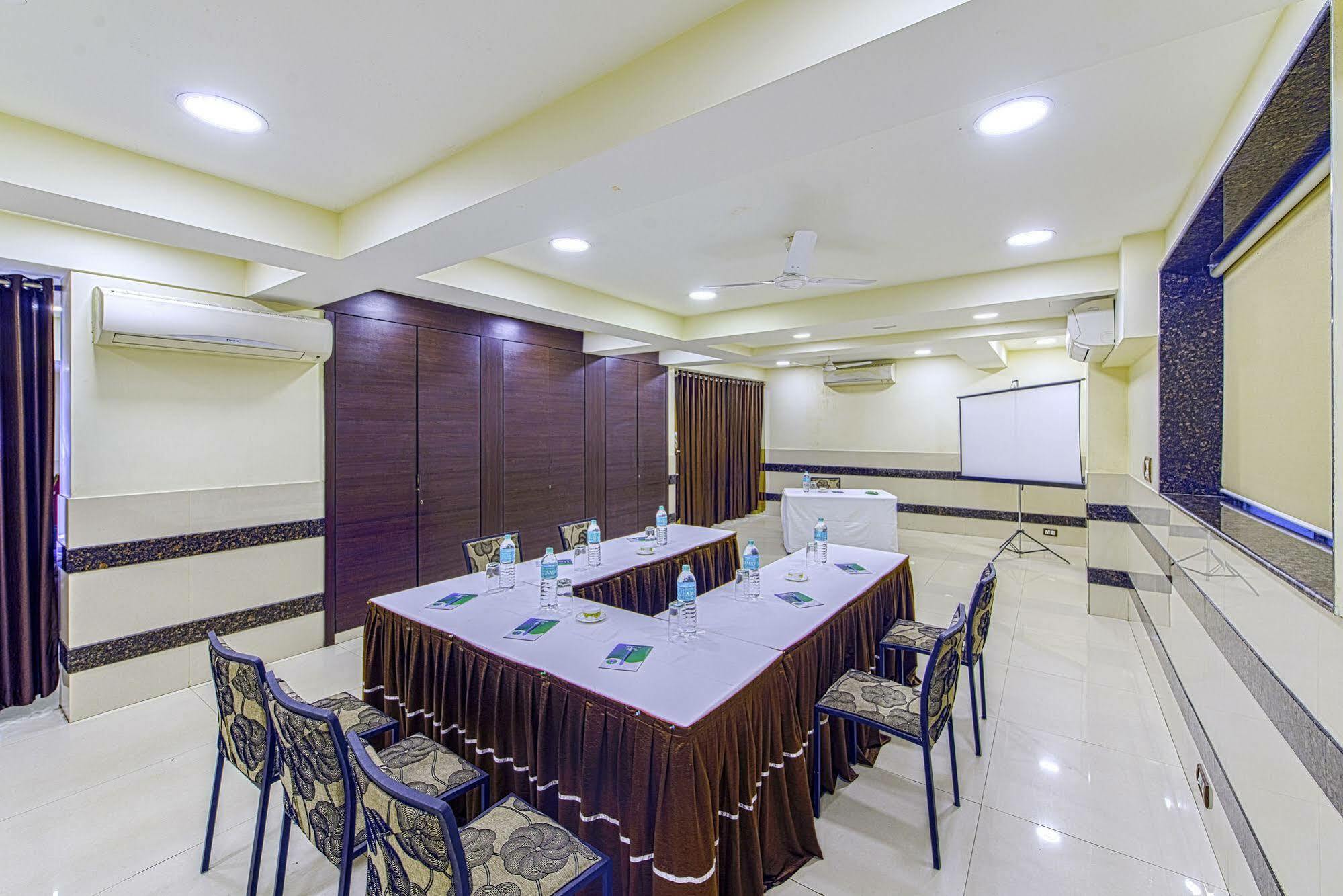 Oyo 16703 Hotel The Platinum Kalkuta Zewnętrze zdjęcie