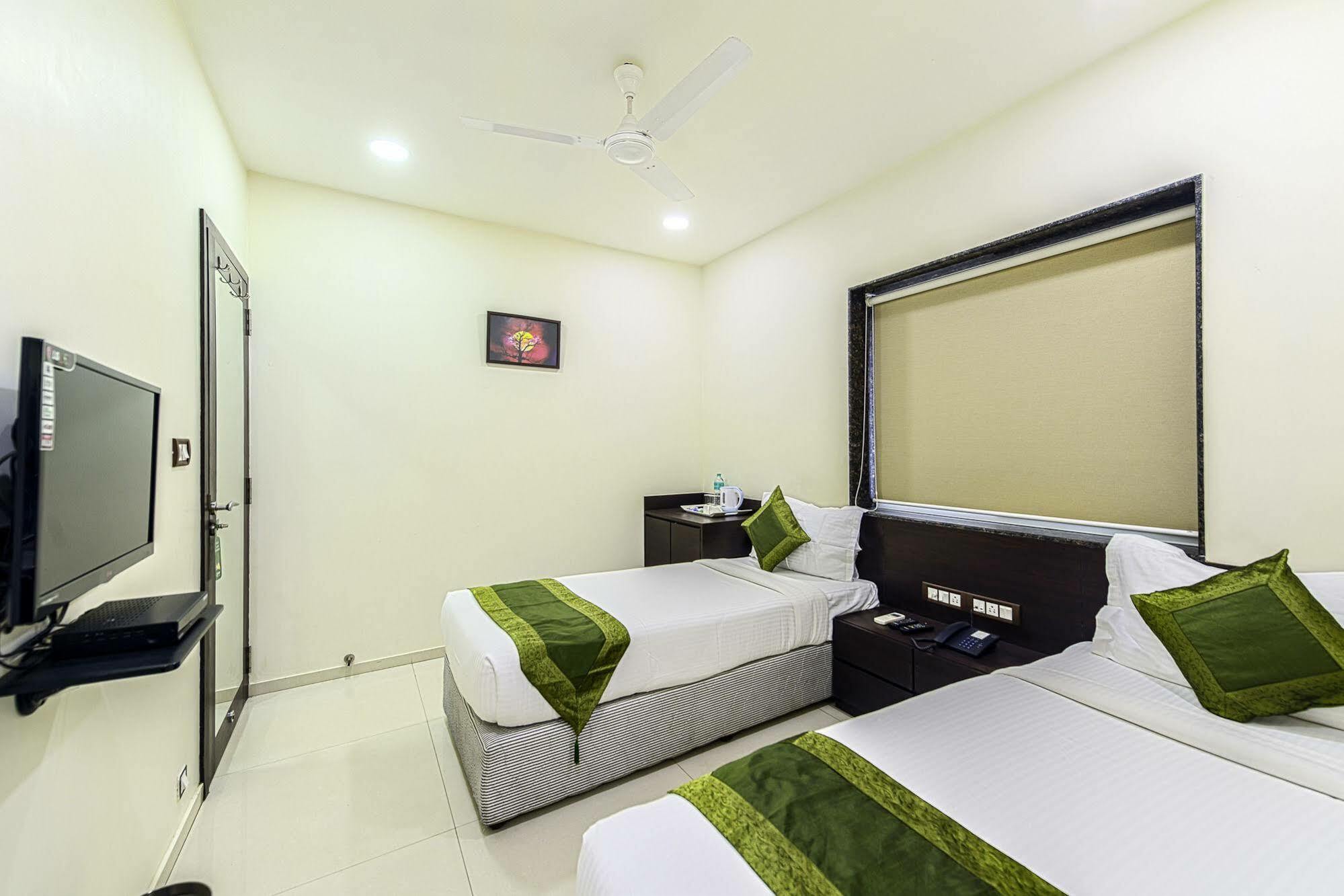 Oyo 16703 Hotel The Platinum Kalkuta Zewnętrze zdjęcie